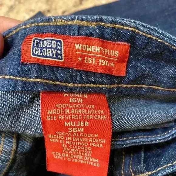 Faded Glory Capris NWT
Size: 16W
Excellent new condition!!! - Picture 5 of 6